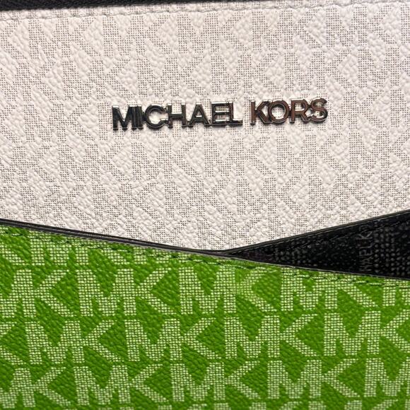 Michael Kors Jet Set Travel Crossbody Bag Colorblock Logo Green Beige NWT - Picture 3 of 7